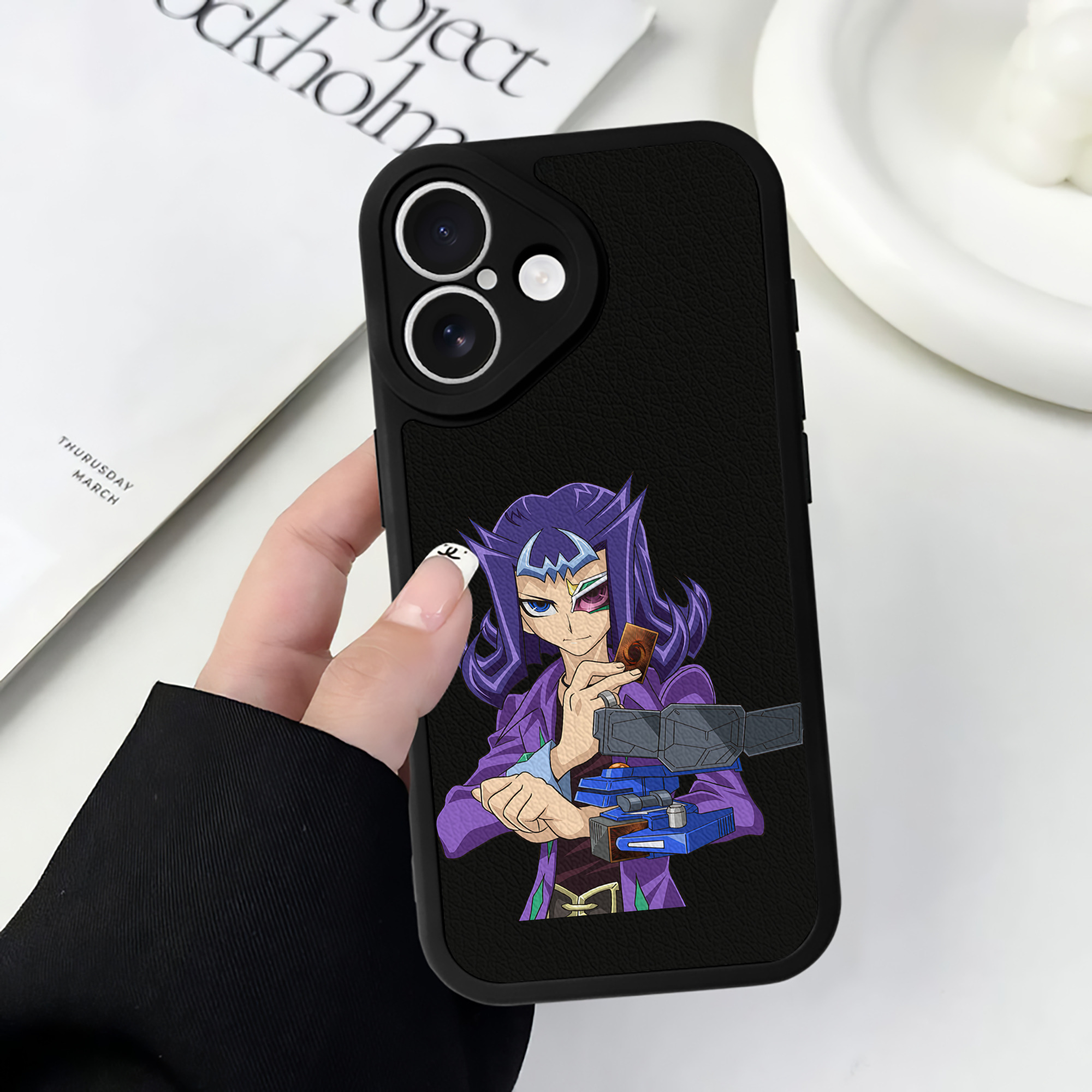 遊☆戯☆王 Yu-Gi-Oh! 【iPhone 16シリーズ対応】シリコンスマホケース（レザー調） 材質：シリコン